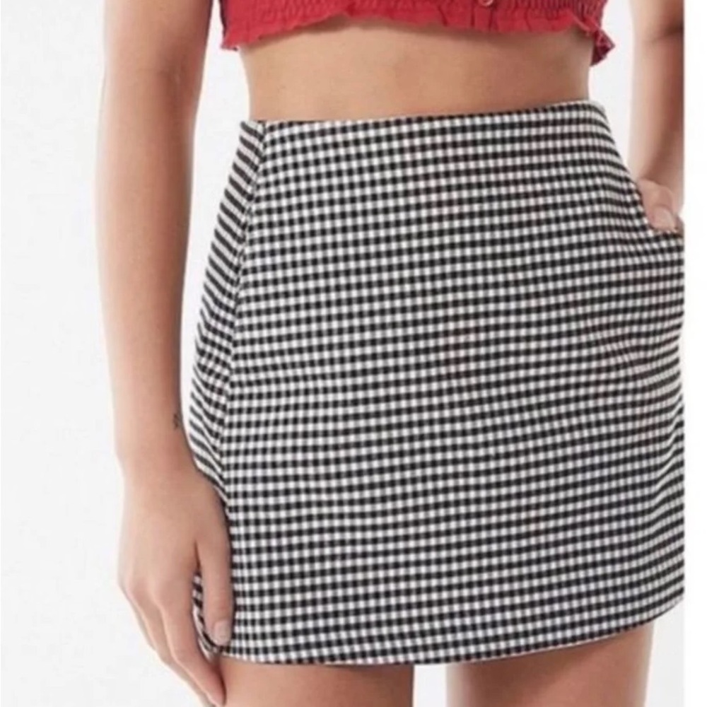 Urban Outfitters Plaid Skirt with Pockets || Size XS